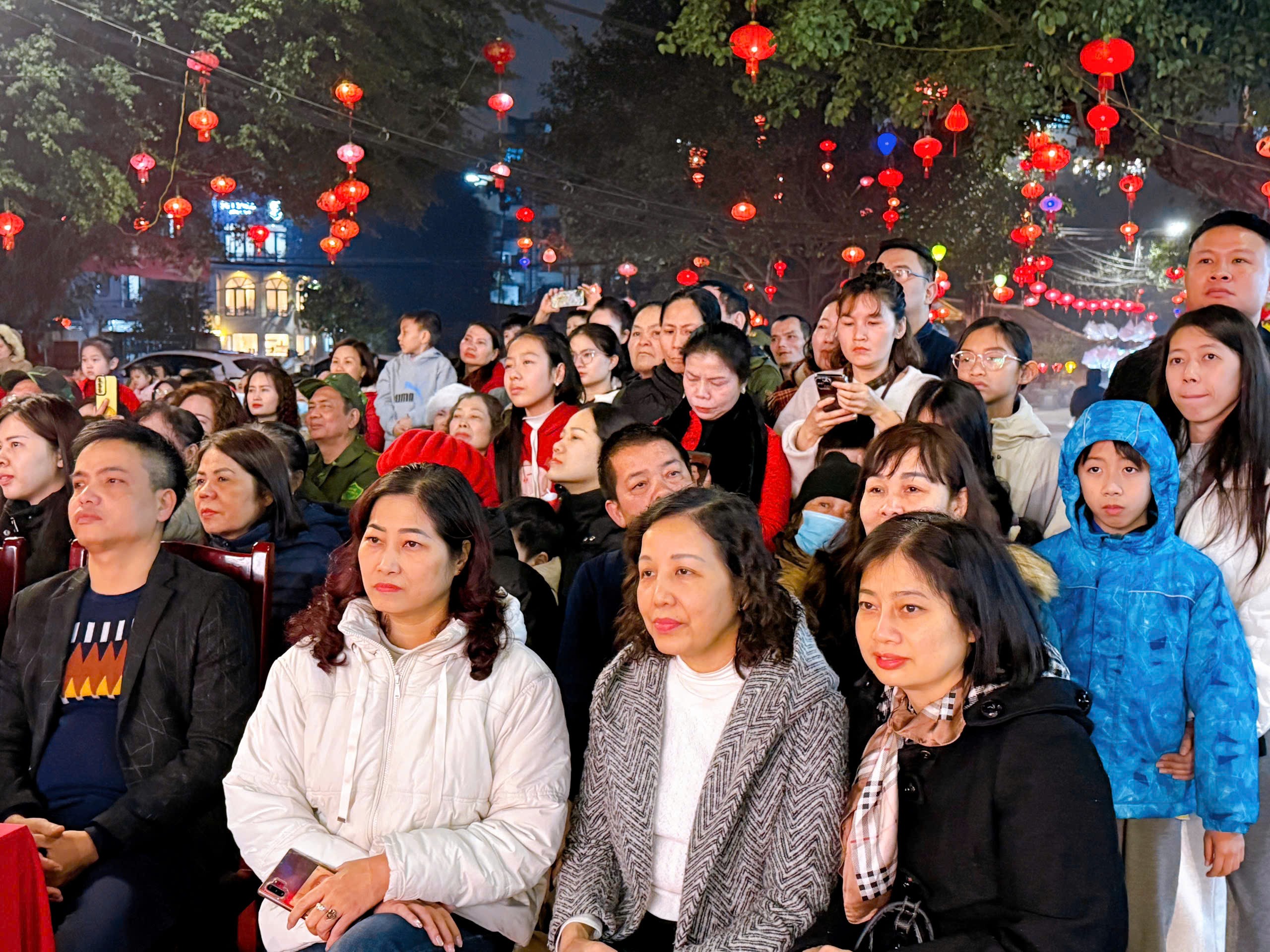 Tưng bừng liên hoan văn nghệ chào mừng thành công Đại hội Đảng