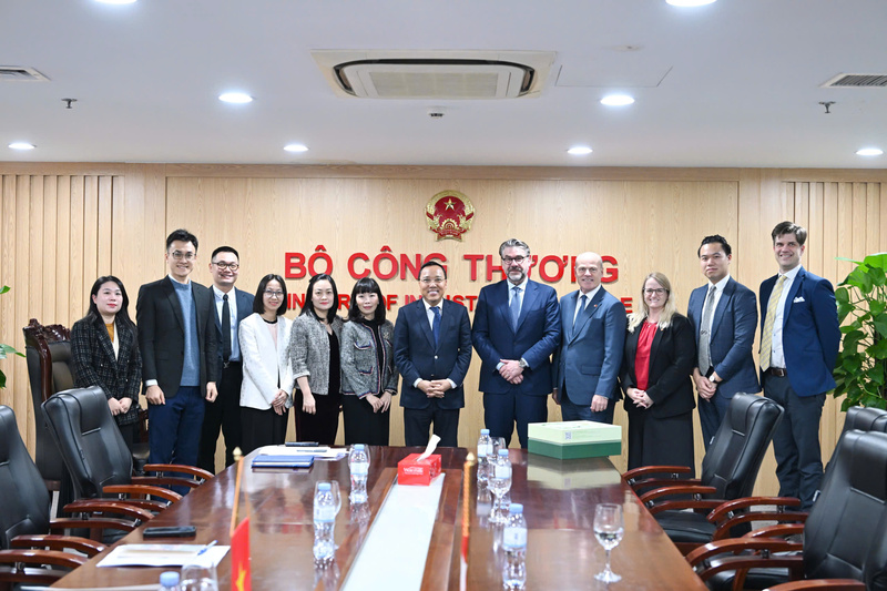 Hai bên tin tưởng, Việt Nam và Canada sẽ tiếp tục đạt được nhiều kết quả hợp tác thực chất trong thời gian tới.