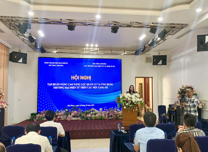 Hội nghị tập huấn nâng cao năng lực quản lý và ứng dụng thương mại điện tử trên các nền tảng số tại Hải Phòng.