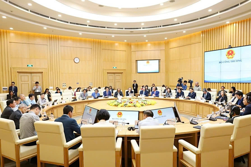 Quang cảnh cuộc làm việc giữa Bộ Công Thương và đoàn doanh nghiệp Hội đồng Kinh doanh Hoa Kỳ - ASEAN.