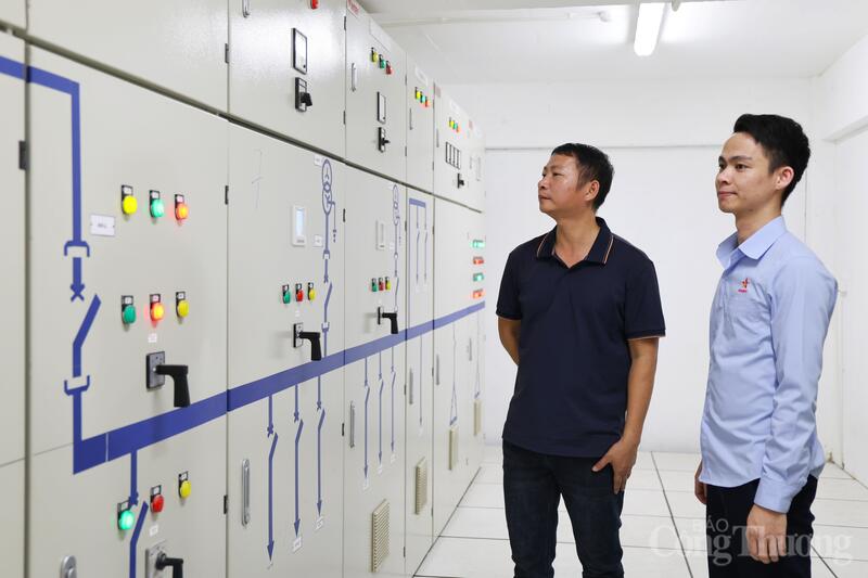 Doanh nghiệp hạn chế vận hành các thiết bị có công suất lớn vào giờ cao điểm, phối hợp linh hoạt với ngành điện để sẵn sàng tham gia các chương trình điều chỉnh phụ tải khi có yêu cầu. Ảnh: Trọng Tùng