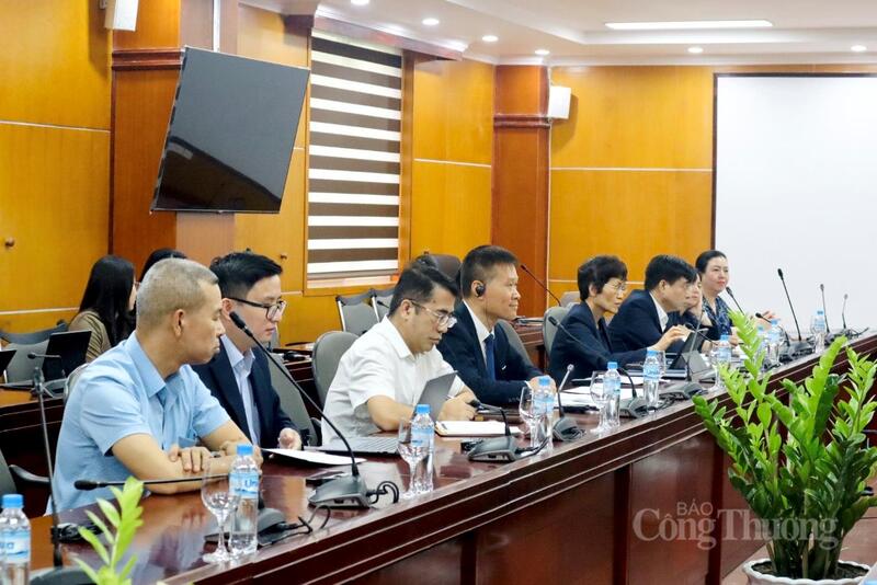 Đại diện các đơn vị thuộc Bộ Công Thương. Ảnh: Phương Trang