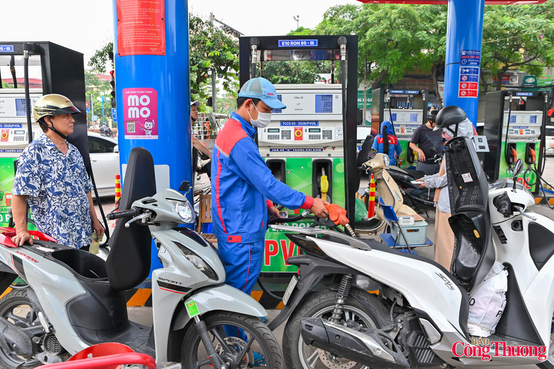 Đây là một trong những cửa hàng đầu tiên được lựa chọn triển khai thí điểm kinh doanh xăng E10 trên địa bàn Hà Nội.