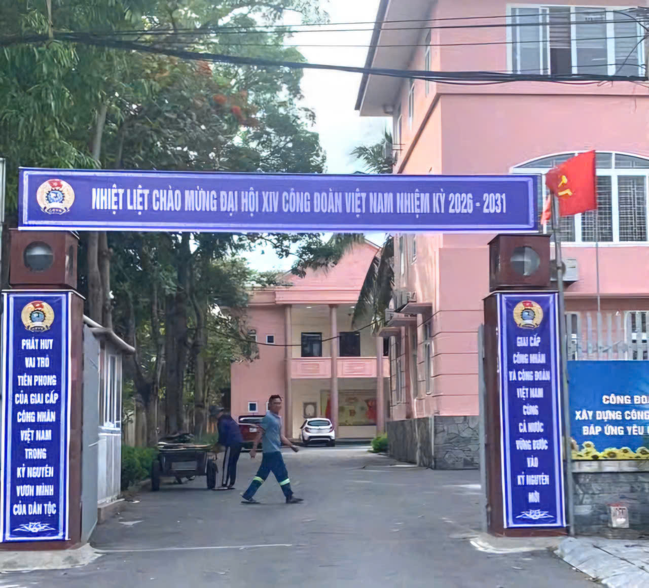 Phong trào thi đua sôi nổi hướng về Đại hội XIV Công đoàn Việt Nam tại các cơ quan, đơn vị và doanh nghiệp tỉnh Nghệ An. Ảnh: Hoàng Yến