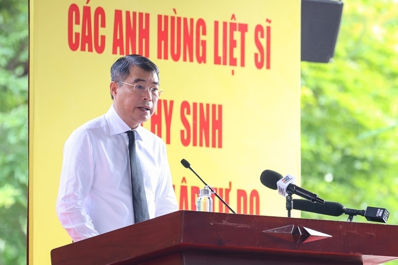 Thủ tướng Lê Minh Hưng phát biểu tại lễ triển khai tìm kiếm, quy tập hài cốt liệt sĩ tại Công viên Lê Thị Riêng - Ảnh: VGP/Nhật Bắc