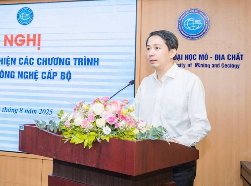Tân Thứ trưởng Bộ Giáo dục và Đào tạo Phạm Quang Hưng (Ảnh: MOET).