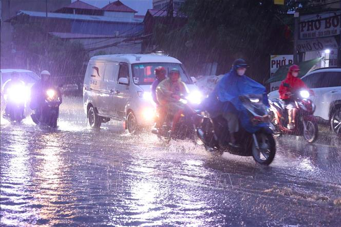 Khu vực vùng núi, trung du Bắc Bộ và Quảng Ninh có mưa vừa, mưa to. Ảnh: Văn Điệp/TTXVN