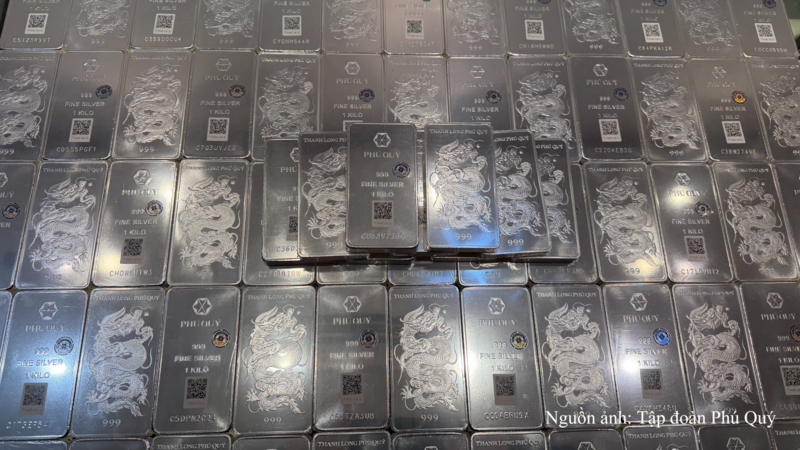 Giá bạc đảo chiều tăng, song đà tăng vẫn chịu tác động từ lãi suất cao. Ảnh: TĐPQ