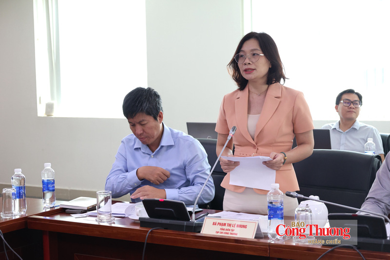 Bà Phạm Thị Lệ Nhung, Tổng Biên tập Tạp chí Công Thương phát biểu tại hội nghị.