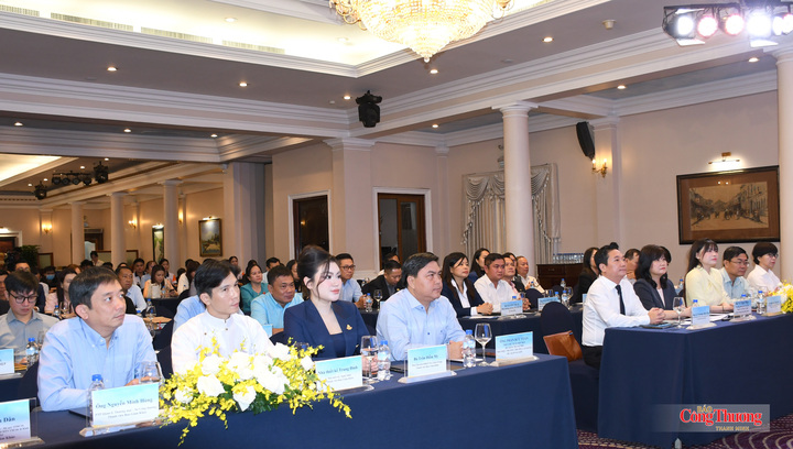 Đại biểu tham dự sự kiện.