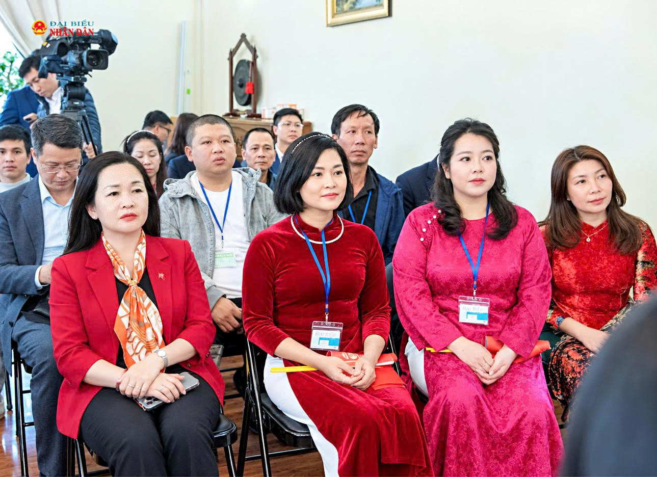 Các đại biểu dự cuộc gặp mặt.
