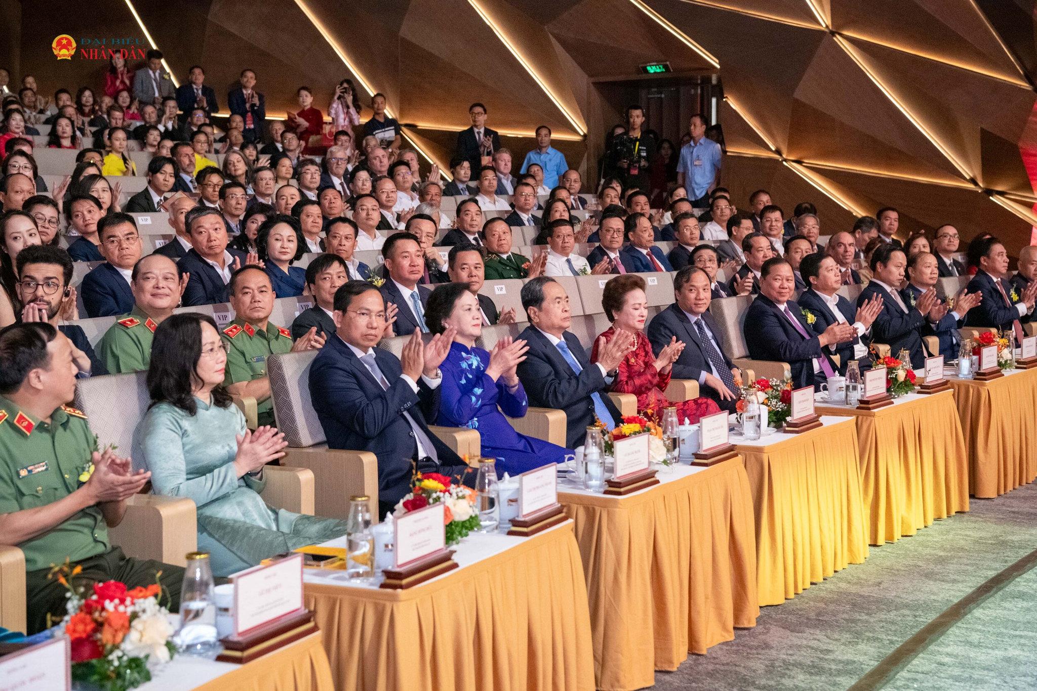 Chủ tịch Quốc hội Trần Thanh Mẫn và các đại biểu dự Lễ kỷ niệm.