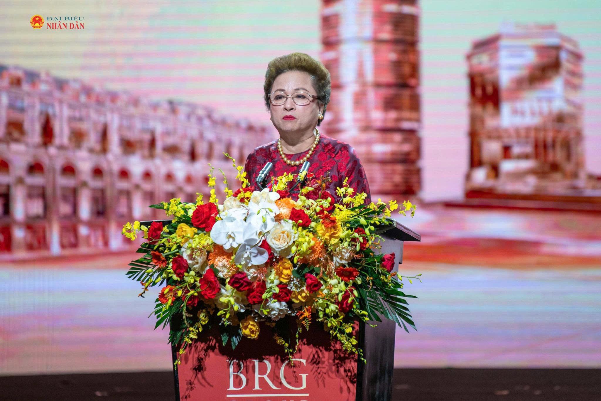Chủ tịch Tập đoàn BRG, Phó Chủ tịch Thường trực Hội đồng quản trị Ngân hàng SeABank Nguyễn Thị Nga phát biểu tại buổi lễ.