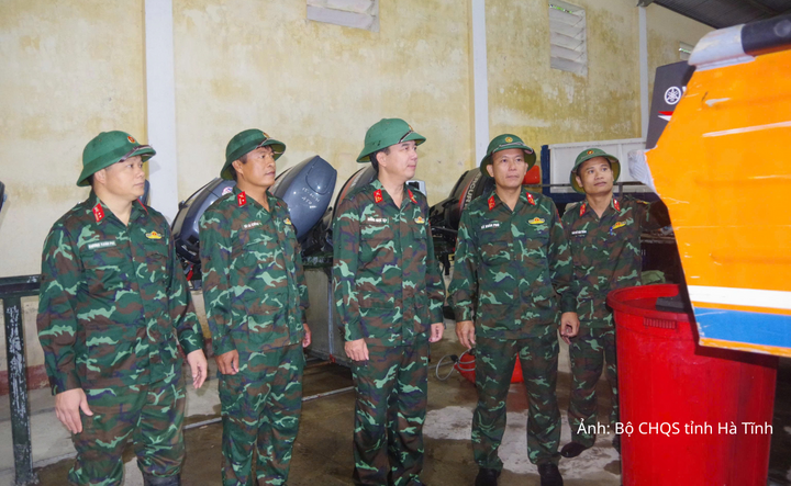 Bộ Chỉ huy quân sự tỉnh Hà Tĩnh đã khẩn trương kích hoạt toàn diện kịch bản phòng, chống thiên tai và tìm kiếm cứu nạn trên toàn địa bàn.