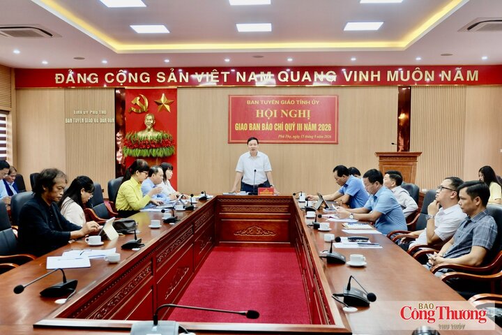 Ông Nguyễn Mạnh Tuấn, Phó Trưởng Ban Tuyên giáo Tỉnh ủy Phú Thọ phát biểu tại Hội nghị giao ban báo chí quý III năm 2026.