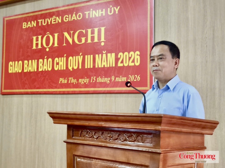 Đại tá Trần Ngọc Minh, Phó Chính ủy Bộ Chỉ huy Quân sự tỉnh Phú Thọ thông tin về kết quả và tiến độ thực hiện “Chiến dịch 500 ngày đêm đẩy mạnh thực hiện tìm kiếm, quy tập và xác định danh tính hài cốt liệt sĩ” trên địa bàn.