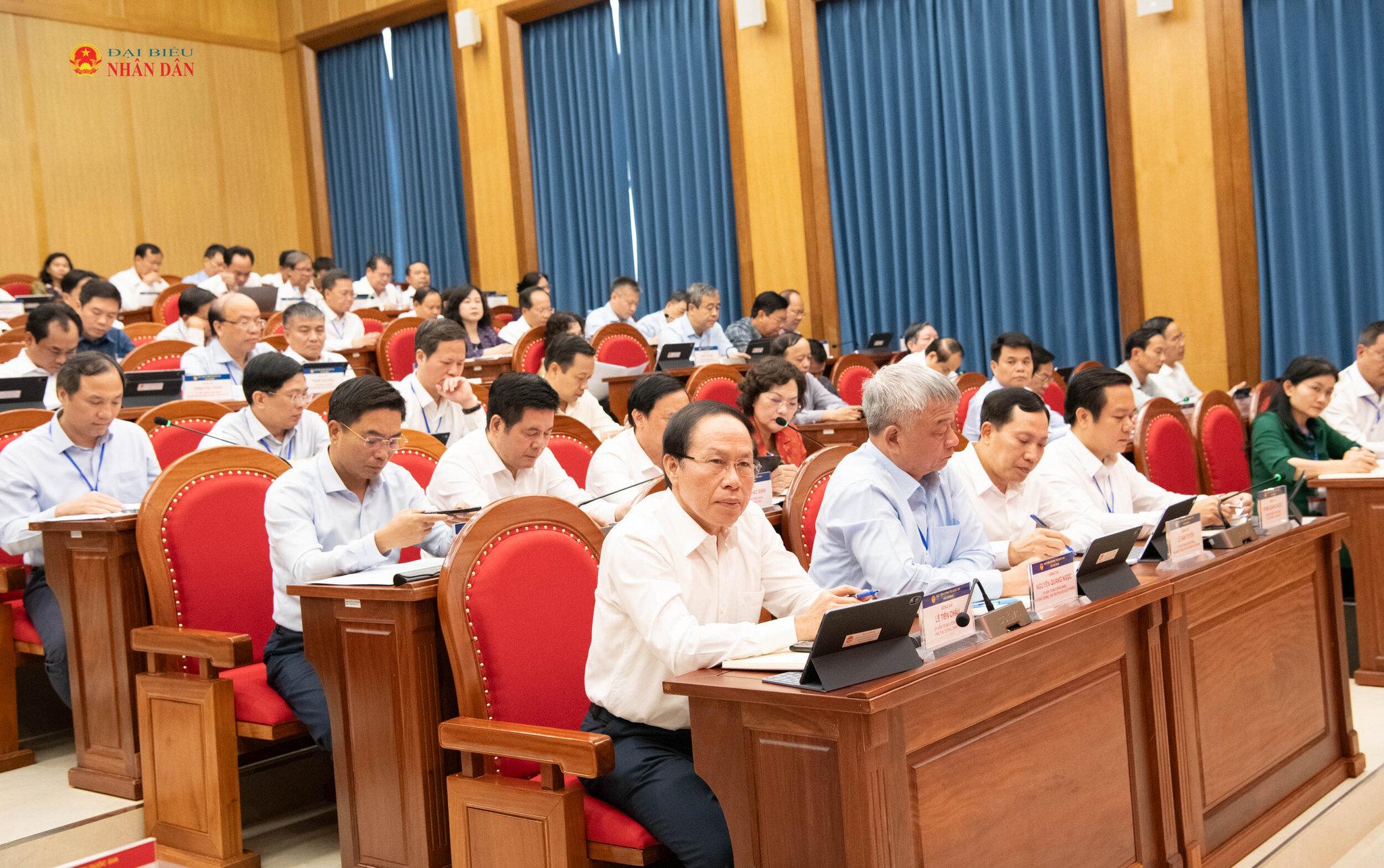 Các Ủy viên Trung ương Đảng khoá XIV tham dự Lớp Bồi dưỡng, cập nhật kiến thức.