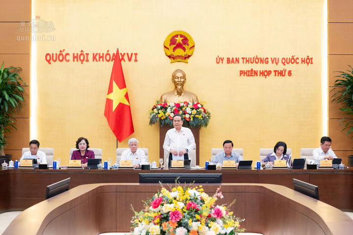 Chủ tịch Quốc hội Trần Thanh Mẫn và các Phó Chủ tịch Quốc hội chủ trì Phiên họp thứ 6 của Ủy ban Thường vụ Quốc hội.