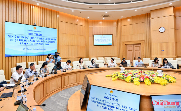 Cùng dự hội thảo có lãnh đạo Cục Xuất nhập khẩu - đơn vị chủ trì xây dựng Chiến lược; các đơn vị thuộc bộ; các bộ, ngành, hiệp hội, doanh nghiệp…