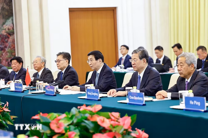 Chủ tịch Chính hiệp toàn quốc Trung Quốc Vương Hộ Ninh phát biểu tại cuộc hội kiến Chủ tịch Quốc hội Trần Thanh Mẫn. Ảnh: Doãn Tấn/TTXVN