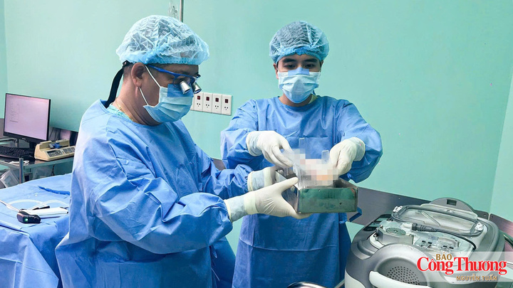Bệnh viện Trung ương Huế ứng dụng công nghệ LifePort trong việc bảo quản và ghép thận.