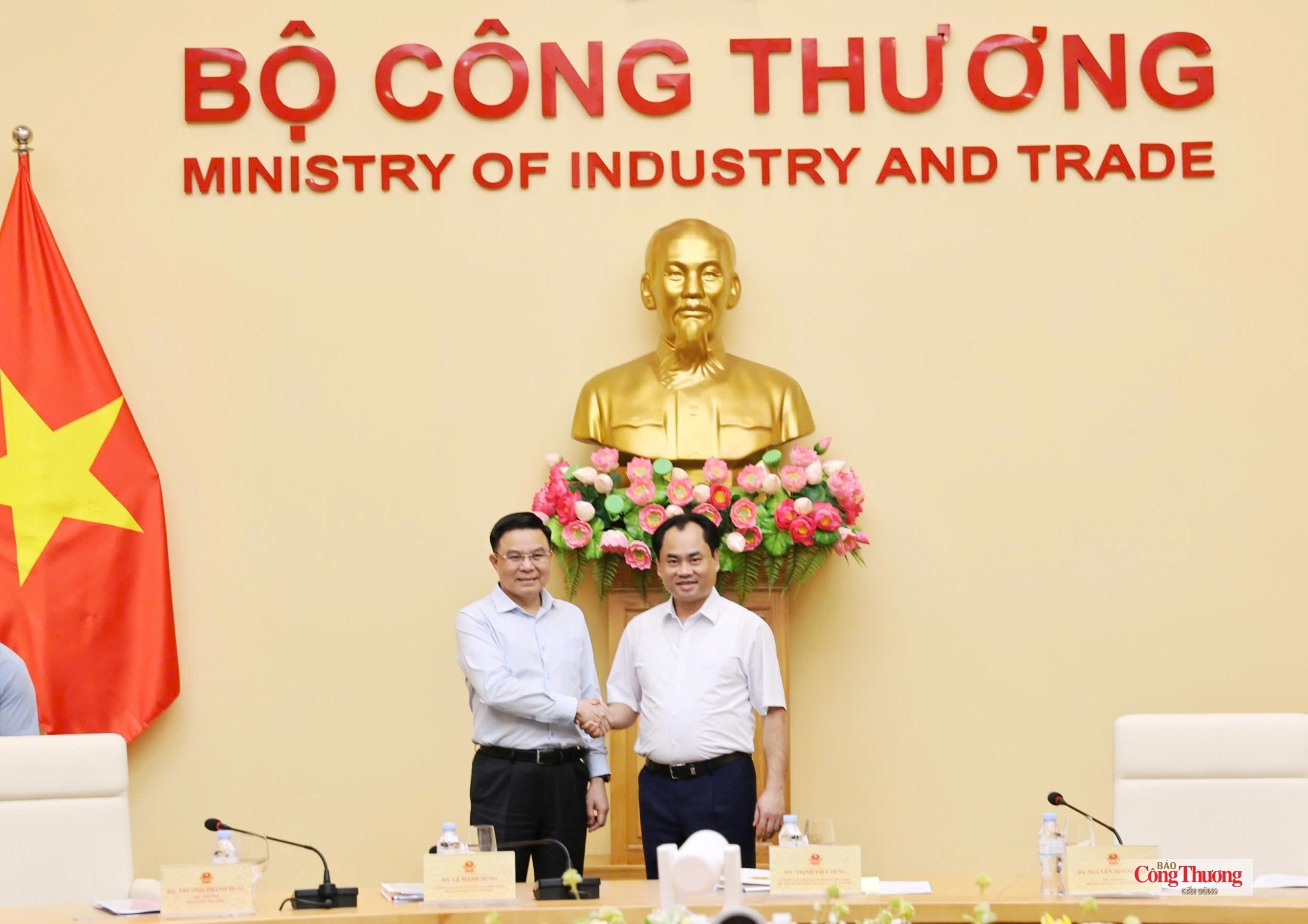 Bộ trưởng Bộ Công Thương làm việc với Bộ trưởng Bộ Nông nghiệp và Môi trường.